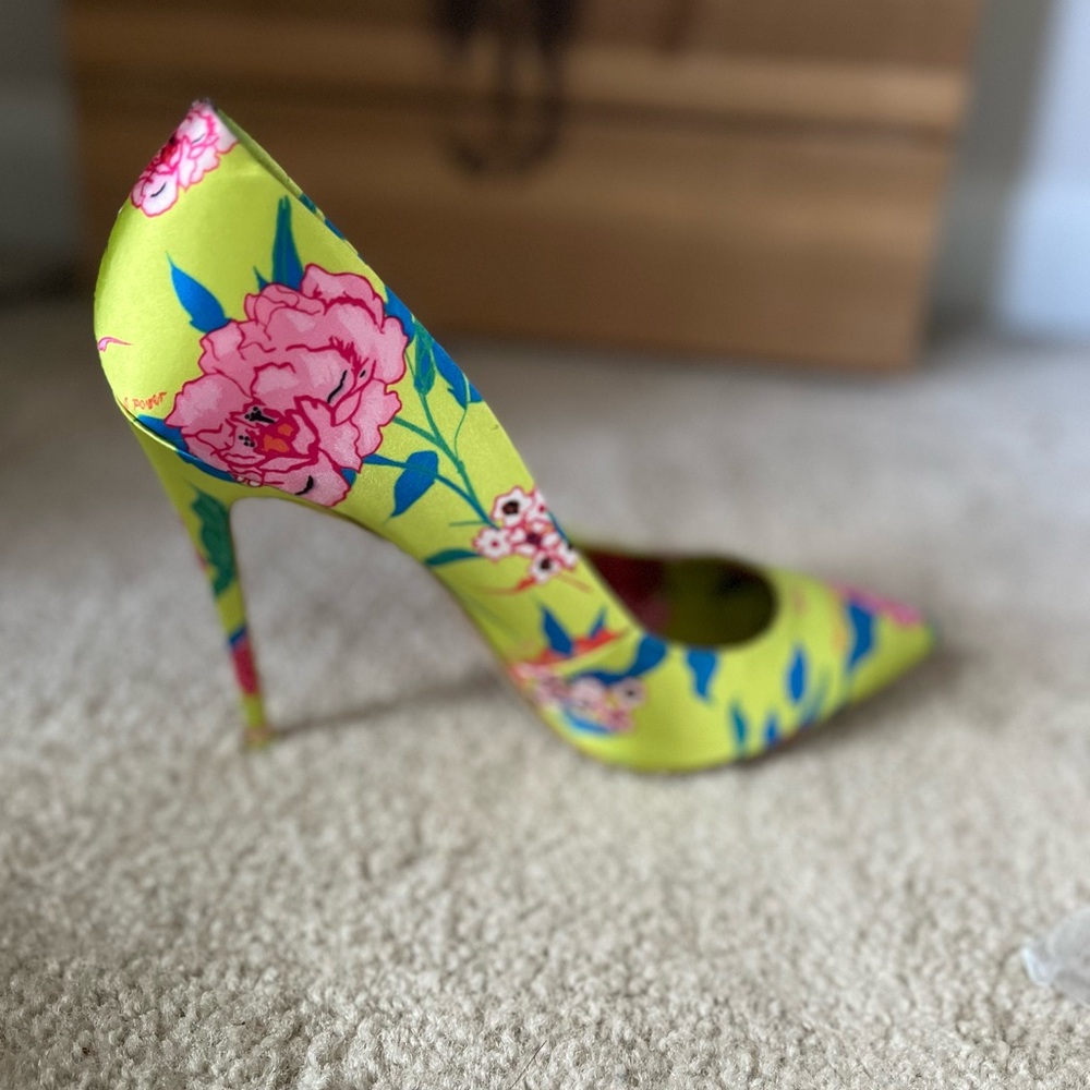 Aldo heels, size 37.5 (size 7 US)
